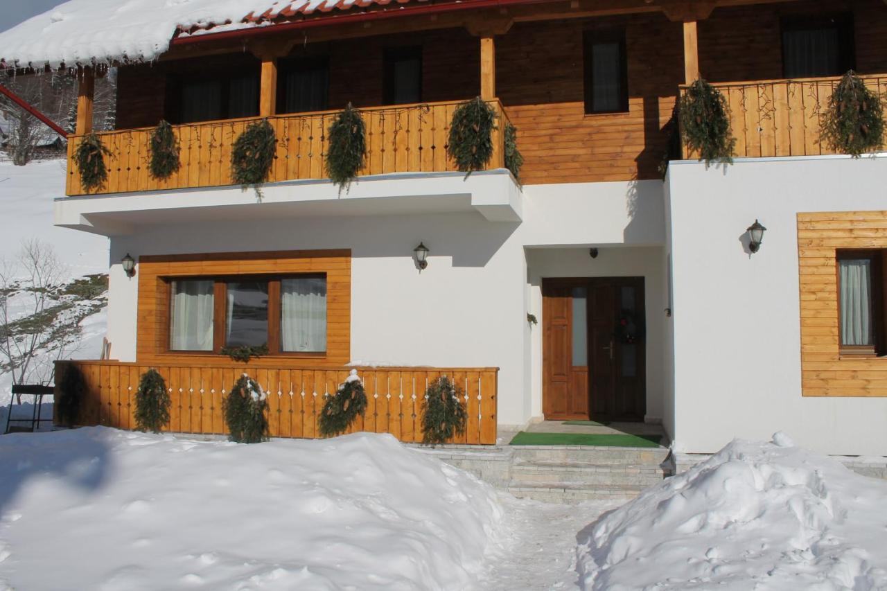 Hotel Arnica Montana Arieşeni Exterior foto